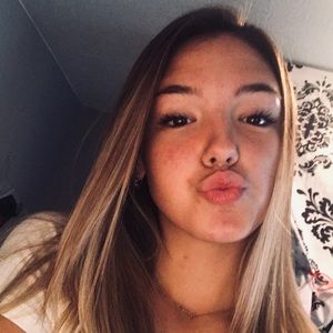 Meet your Posher, Bella